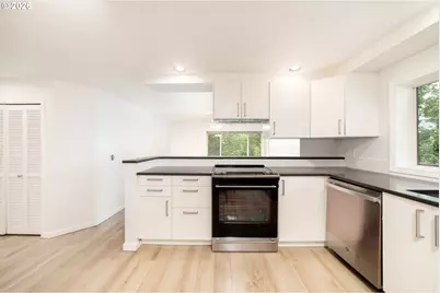 5150 S Landing Dr #312B2, Portland, OR 97239 - Photo 3