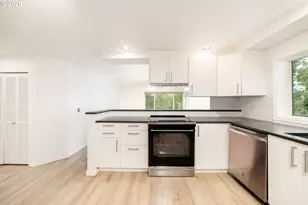5150 S Landing Dr, Portland, OR 97239 - Photo 3
