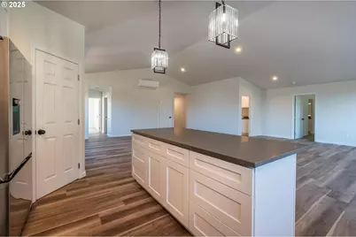 30302 Driftwood Dr, Gold Beach, OR 97444 - Photo 11