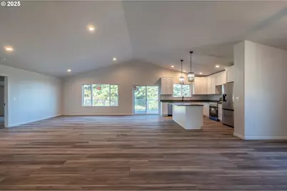30302 Driftwood Dr, Gold Beach, OR 97444 - Photo 7