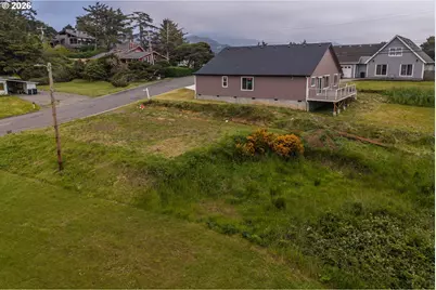 30302 Driftwood Dr, Gold Beach, OR 97444 - Photo 25