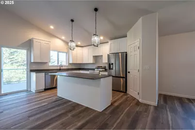 30302 Driftwood Dr, Gold Beach, OR 97444 - Photo 9