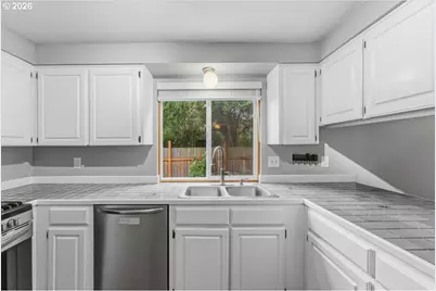 11876 SW Morning Hill Dr, Tigard, OR 97223 - Photo 13