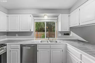 11876 SW Morning Hill Dr, Tigard, OR 97223 - Photo 13