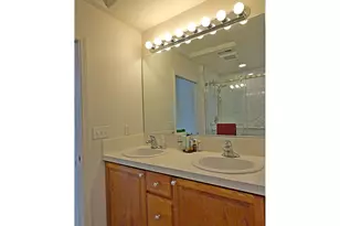 999 SE Sacha Pl, Hillsboro, OR 97123 - Photo 7