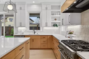 3652 NW Lana Pl, Portland, OR 97229 - Photo 9