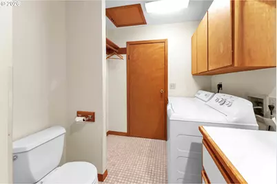600 E Mountainview Dr, Newberg, OR 97132 - Photo 15