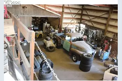 17308 Highway 99E, Hubbard, OR 97032 - Photo 9