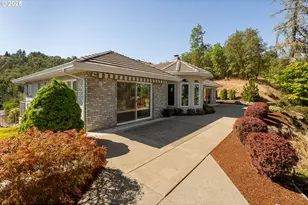 790 Tranquil Ln, Roseburg, OR 97471 - Photo 3