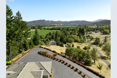 790 Tranquil Ln, Roseburg, OR 97471 - Photo 43