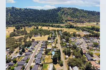 600 SE Edgewood St, Winston, OR 97496 - Photo 37