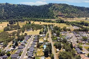 600 SE Edgewood St, Winston, OR 97496 - Photo 37