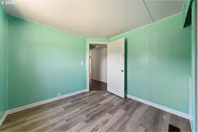 600 SE Edgewood St, Winston, OR 97496 - Photo 21