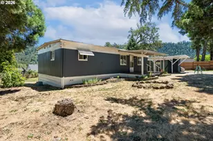 600 SE Edgewood St, Winston, OR 97496 - Photo 5