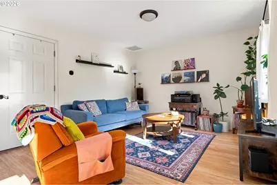 10016 N Polk Ave, Portland, OR 97203 - Photo 15