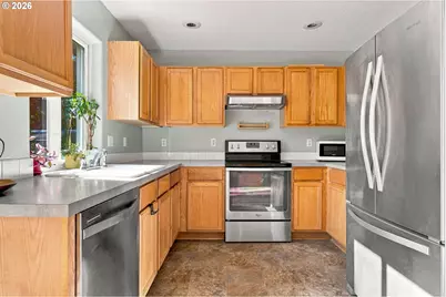 10016 N Polk Ave, Portland, OR 97203 - Photo 11