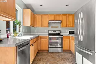 10016 N Polk Ave, Portland, OR 97203 - Photo 11