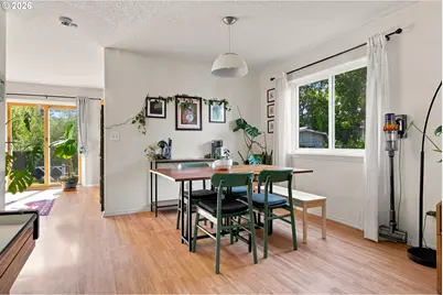 10016 N Polk Ave, Portland, OR 97203 - Photo 9