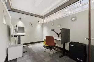 821 NW 16th Ave, Portland, OR 97209 - Photo 11