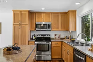 945 S 55th Pl, Springfield, OR 97478 - Photo 11