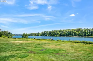 5250 S Landing Dr, Portland, OR 97239 - Photo 31