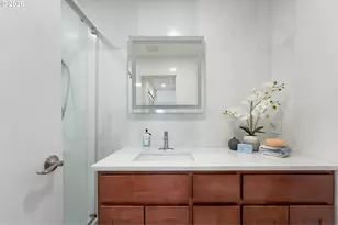 5250 S Landing Dr, Portland, OR 97239 - Photo 15