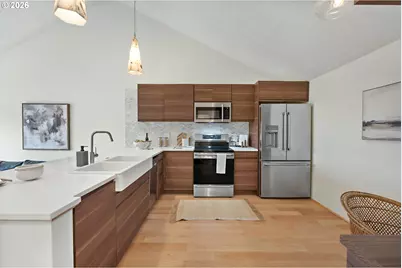 5250 S Landing Dr #310, Portland, OR 97239 - Photo 5