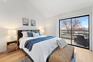 5250 S Landing Dr, Portland, OR 97239 - Photo 13