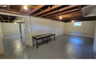 1445 W 11th Ave, Eugene, OR 97402 - Photo 13