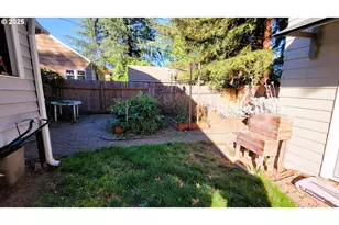 1445 W 11th Ave, Eugene, OR 97402 - Photo 9