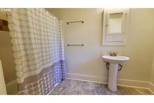 1445 W 11th Ave, Eugene, OR 97402 - Photo 11