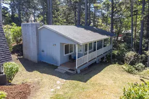 1556 NW 25th St, Lincoln City, OR 97367 - Photo 3