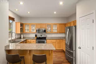 8330 SW Norfolk Ln, Portland, OR 97224 - Photo 3