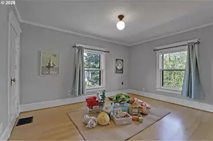 2406 NE Halsey St, Portland, OR 97232 - Photo 31