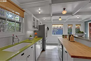 2406 NE Halsey St, Portland, OR 97232 - Photo 19