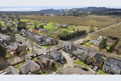 2319 N Roger Smith Dr, Newberg, OR 97132 - Photo 43