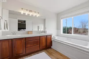 2319 N Roger Smith Dr, Newberg, OR 97132 - Photo 23