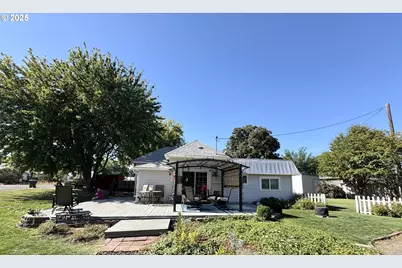 361 W Bridge St, Echo, OR 97826 - Photo 1