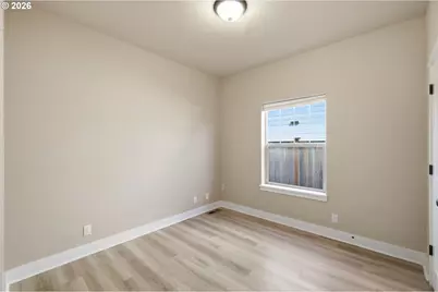 956 Kaylee Ave, Junction City, OR 97448 - Photo 31