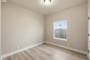 956 Kaylee Ave, Junction City, OR 97448 - Photo 31