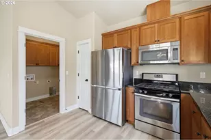 956 Kaylee Ave, Junction City, OR 97448 - Photo 15