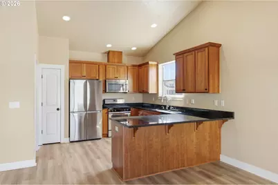 956 Kaylee Ave, Junction City, OR 97448 - Photo 13