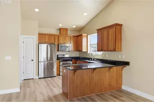 956 Kaylee Ave, Junction City, OR 97448 - Photo 13