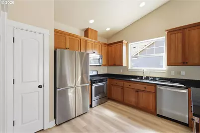 956 Kaylee Ave, Junction City, OR 97448 - Photo 17