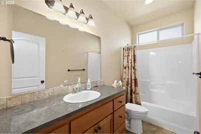 956 Kaylee Ave, Junction City, OR 97448 - Photo 33