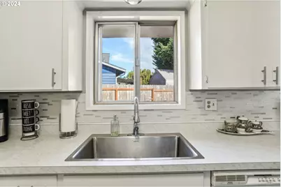 8400 NE Royal St, Vancouver, WA 98662 - Photo 13