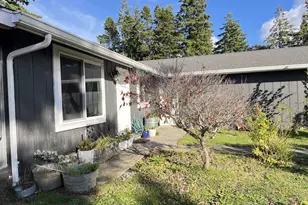 2045 19th St, Florence, OR 97439 - Photo 5