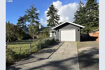 2045 19th St, Florence, OR 97439 - Photo 3