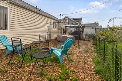 2045 Liberty St, Salem, OR 97301 - Photo 21