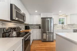 8925 SW Caroline Dr, Portland, OR 97225 - Photo 11